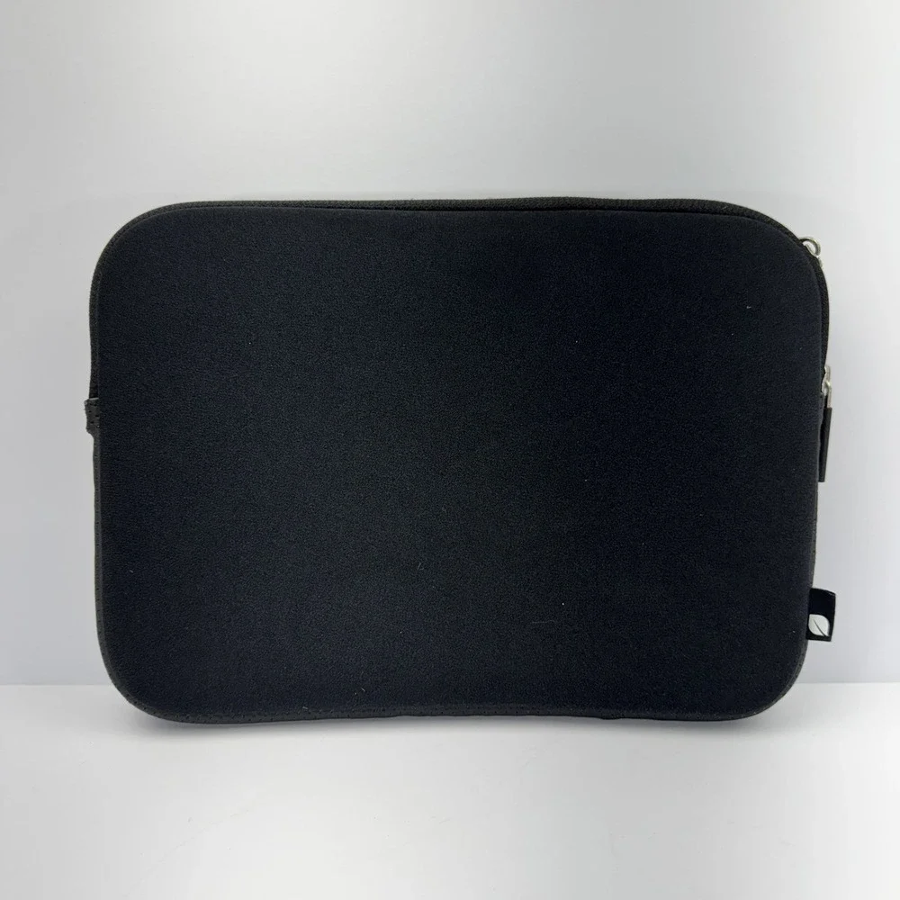 Incase Designs Neoprene Sleeve - Notebook Ipad 11